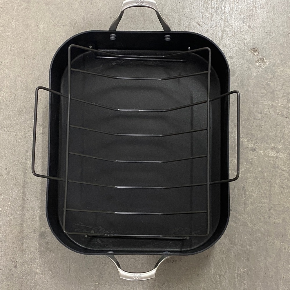 Calphalon
Premier Hard-Anodized Nonstick 16" Roasting Pan with Rack